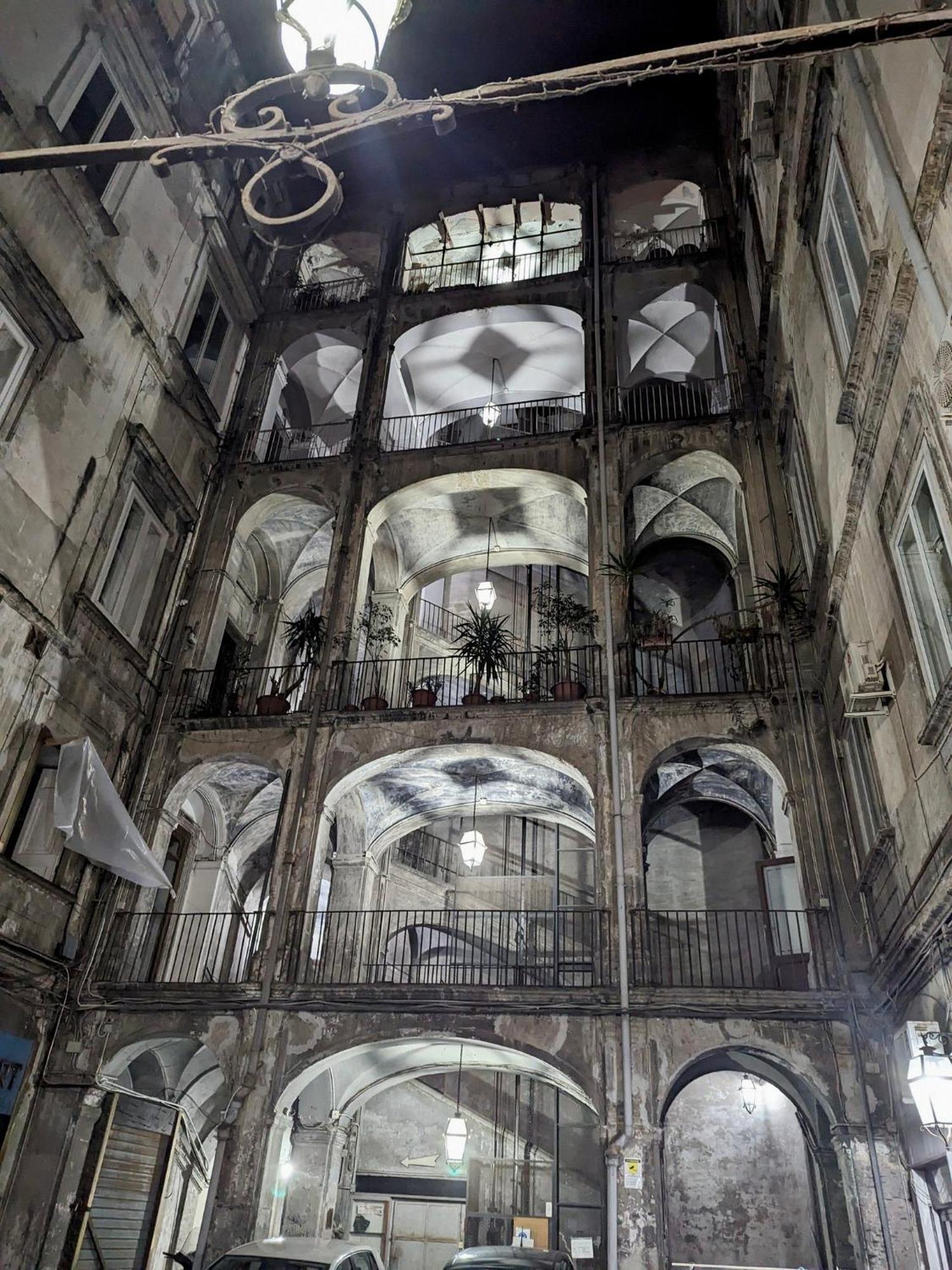 Bed and Breakfast Duomo Miradois 152 Napoli Екстер'єр фото